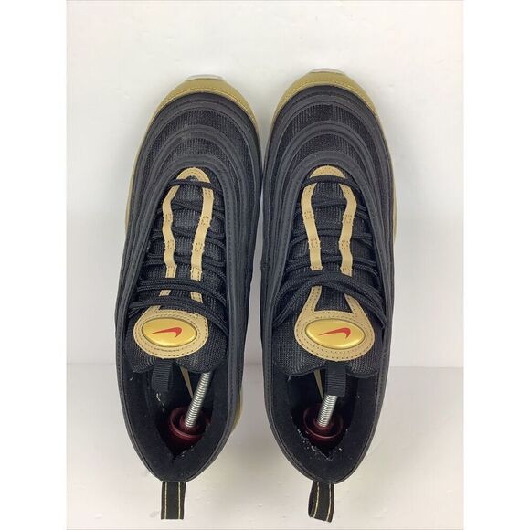 Athletic_Shoes